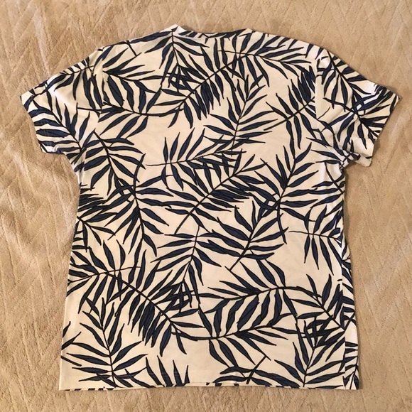 American Rag Men’s Hawaiian style V-neck t-shirt in Large - Picture 5 of 6